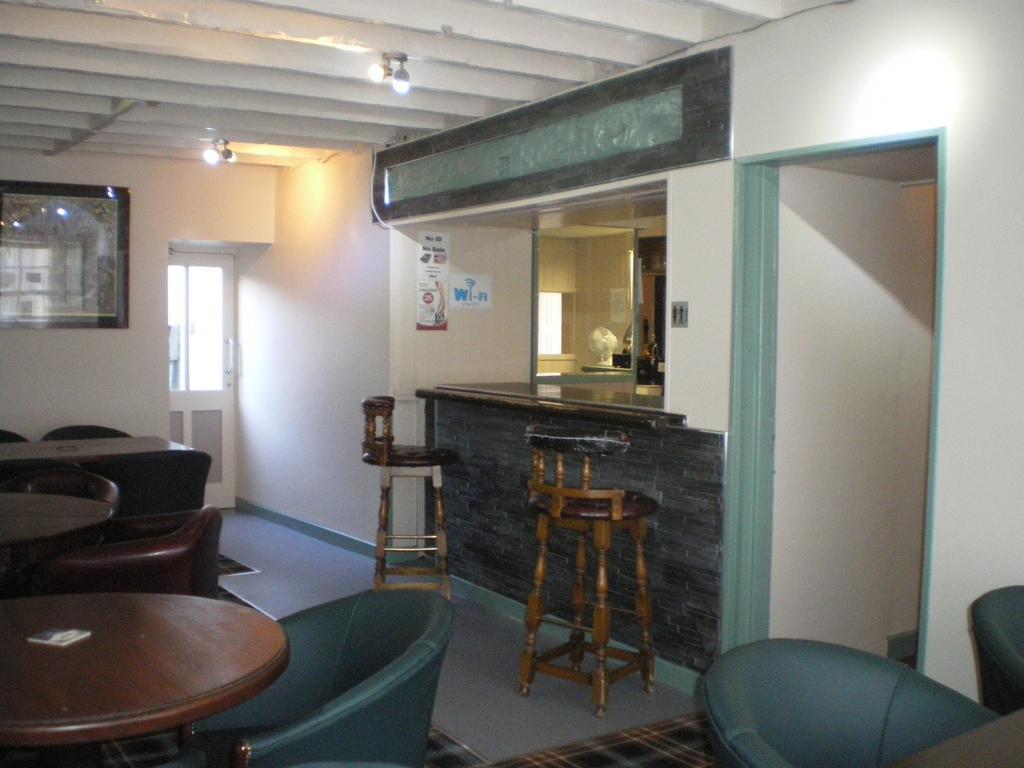 Crown Hotel Pwllheli Buitenkant foto
