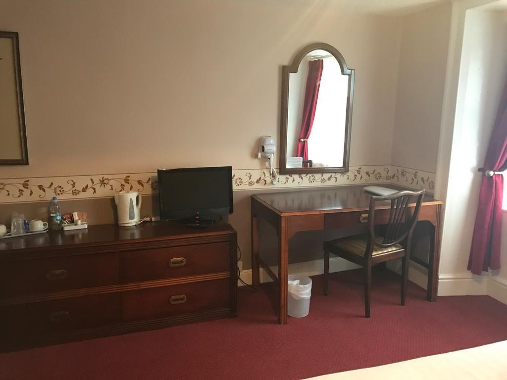Crown Hotel Pwllheli Buitenkant foto