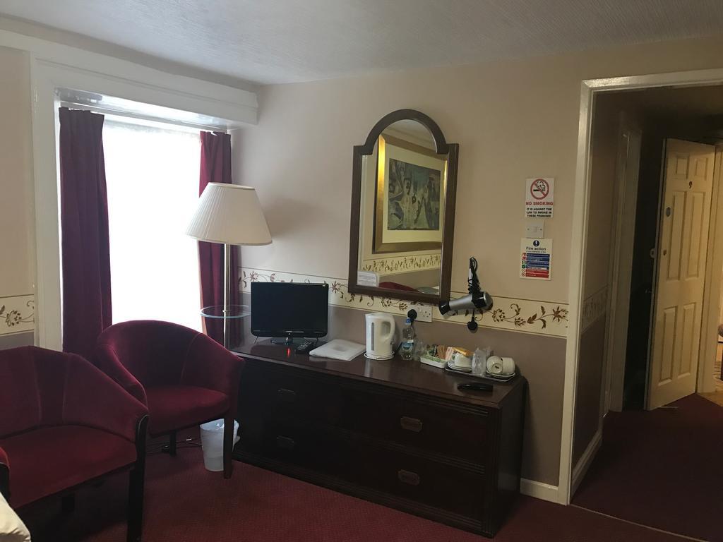 Crown Hotel Pwllheli Buitenkant foto