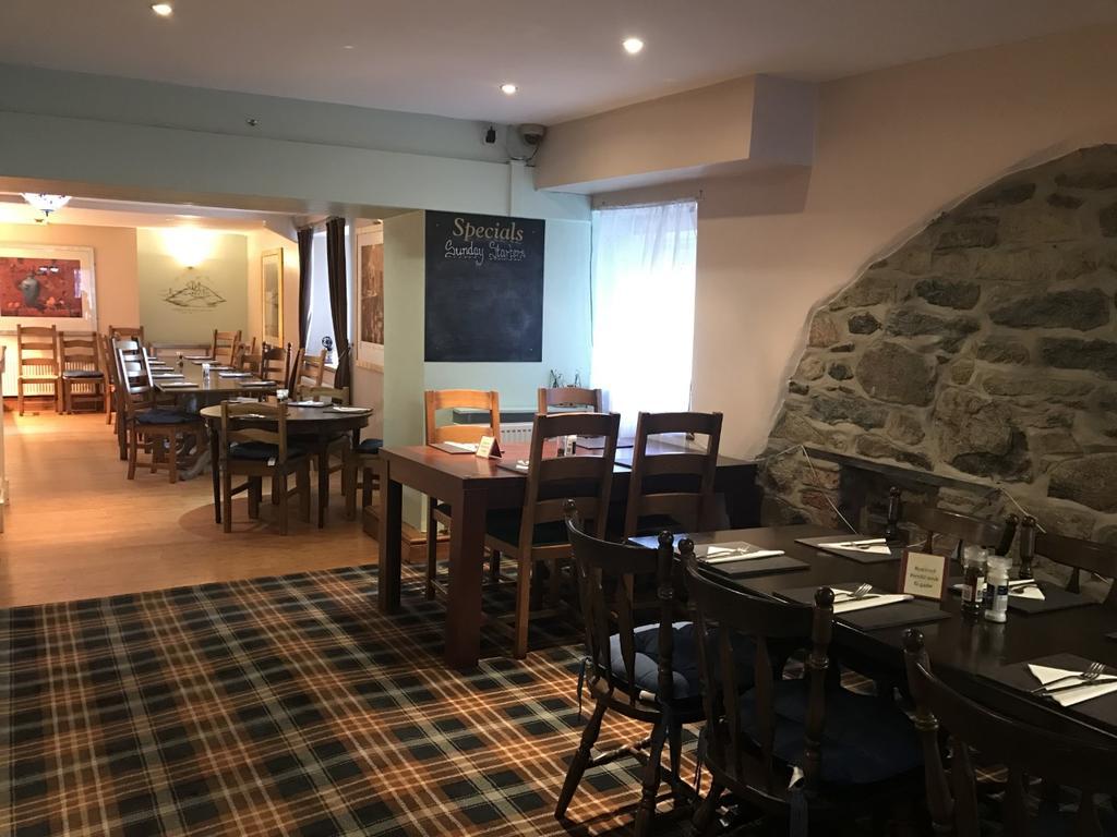 Crown Hotel Pwllheli Buitenkant foto